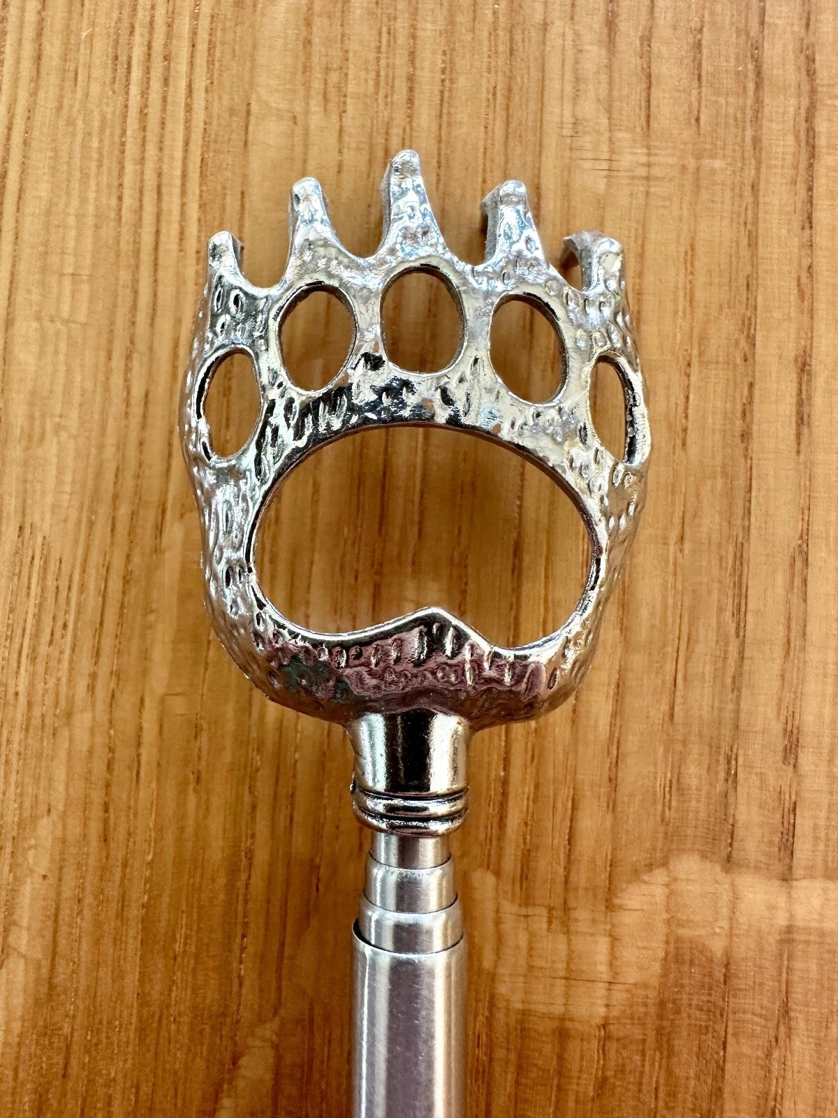 BEAR CLAW Extendable Back Scratcher (8.5"--23") REALLY DOES THE JOB!