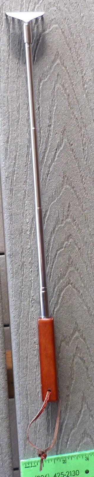 Telescoping Back Scratcher cubed wood handle metal arm 7-finger scratching hand