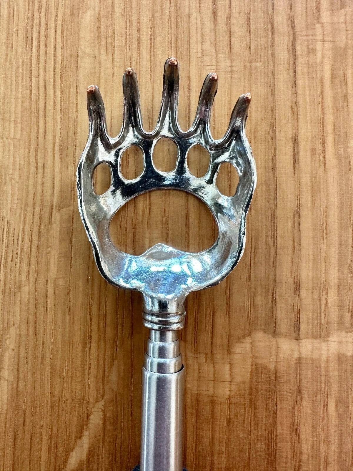 BEAR CLAW Extendable Back Scratcher (8.5"--23") REALLY DOES THE JOB!