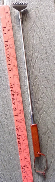 Telescoping Back Scratcher cubed wood handle metal arm 7-finger scratching hand